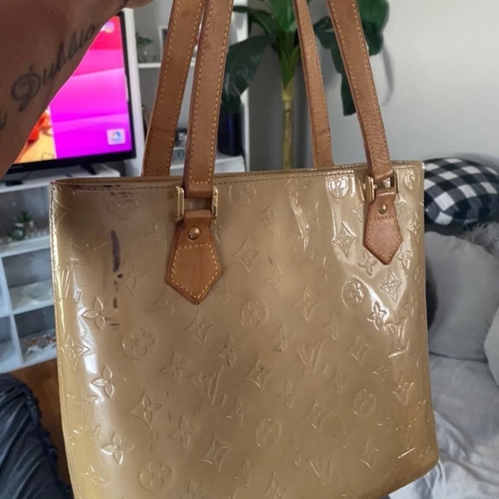 LV Vernis  Houston Tote - Picture 3 of 11